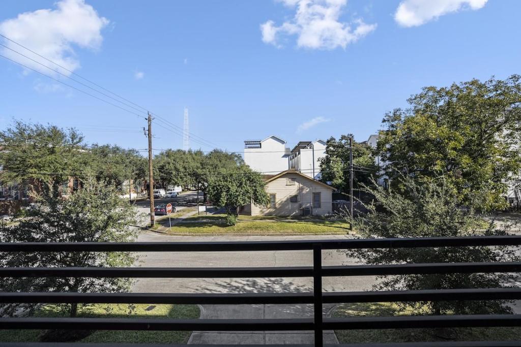 Stoic Sanctuary @ East Downtown Apartment Houston Exterior photo